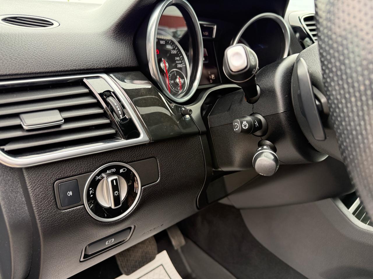 2016 Mercedes-Benz GLE-Class 4MATIC GLE 350d  AMG Pkg ACCIDENT FREE 1-OWNER CER Photo