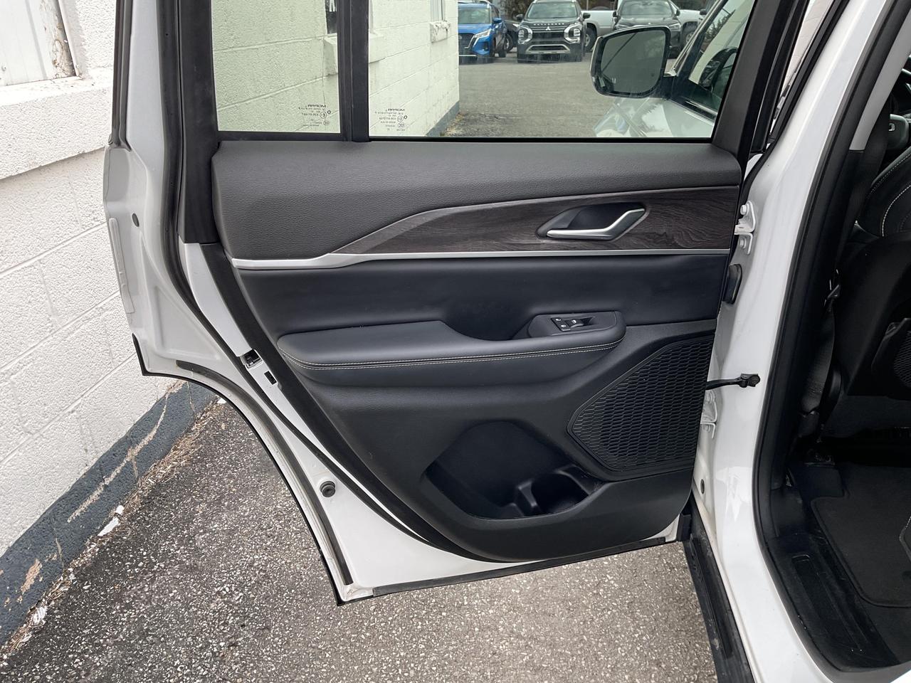 2023 Jeep Grand Cherokee Limited 4dr 4x4 Photo
