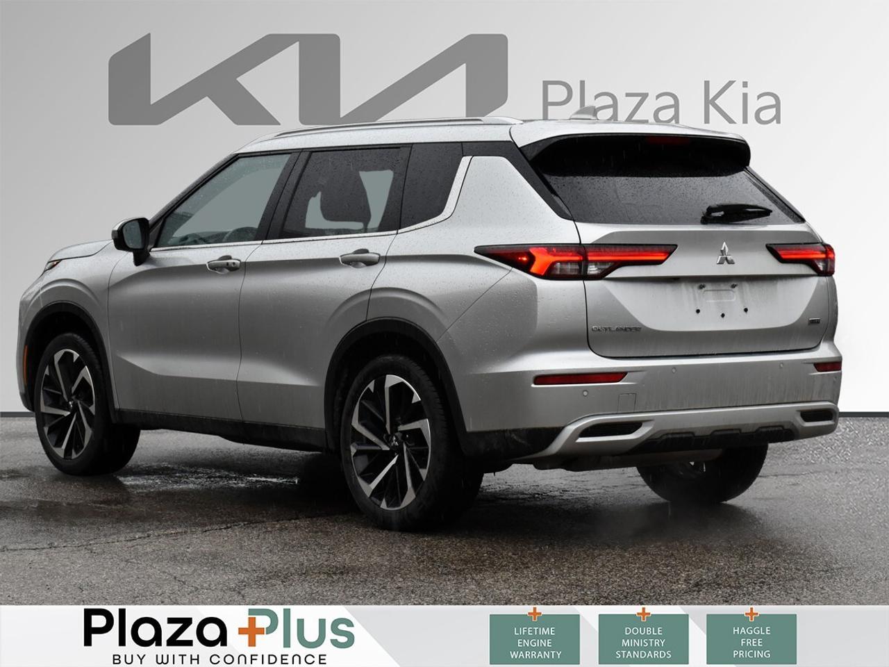 2022 Mitsubishi Outlander SE Photo3