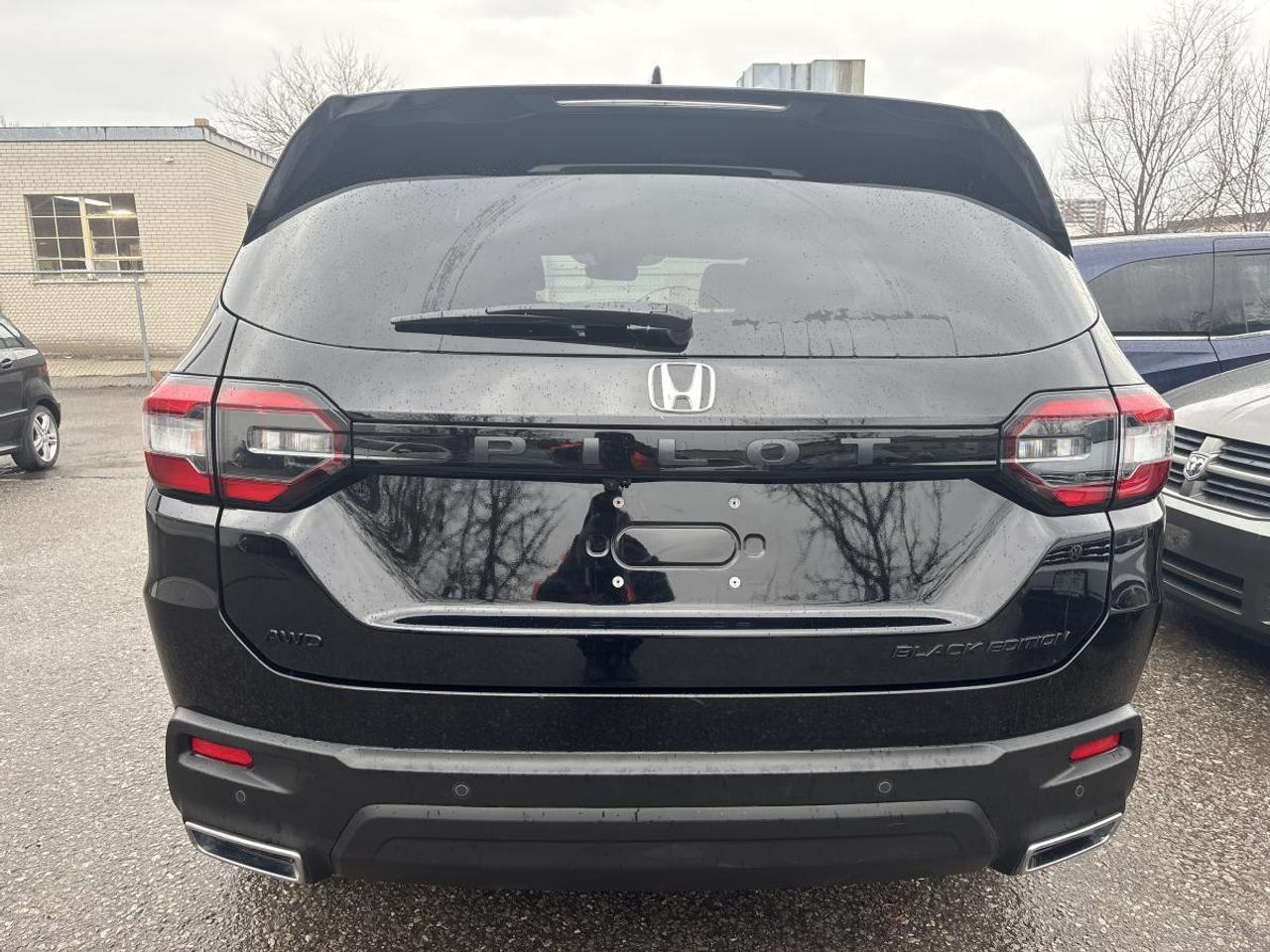 2025 Honda Pilot Black Edition Honda Certified 7YR/160K Warranty Photo2