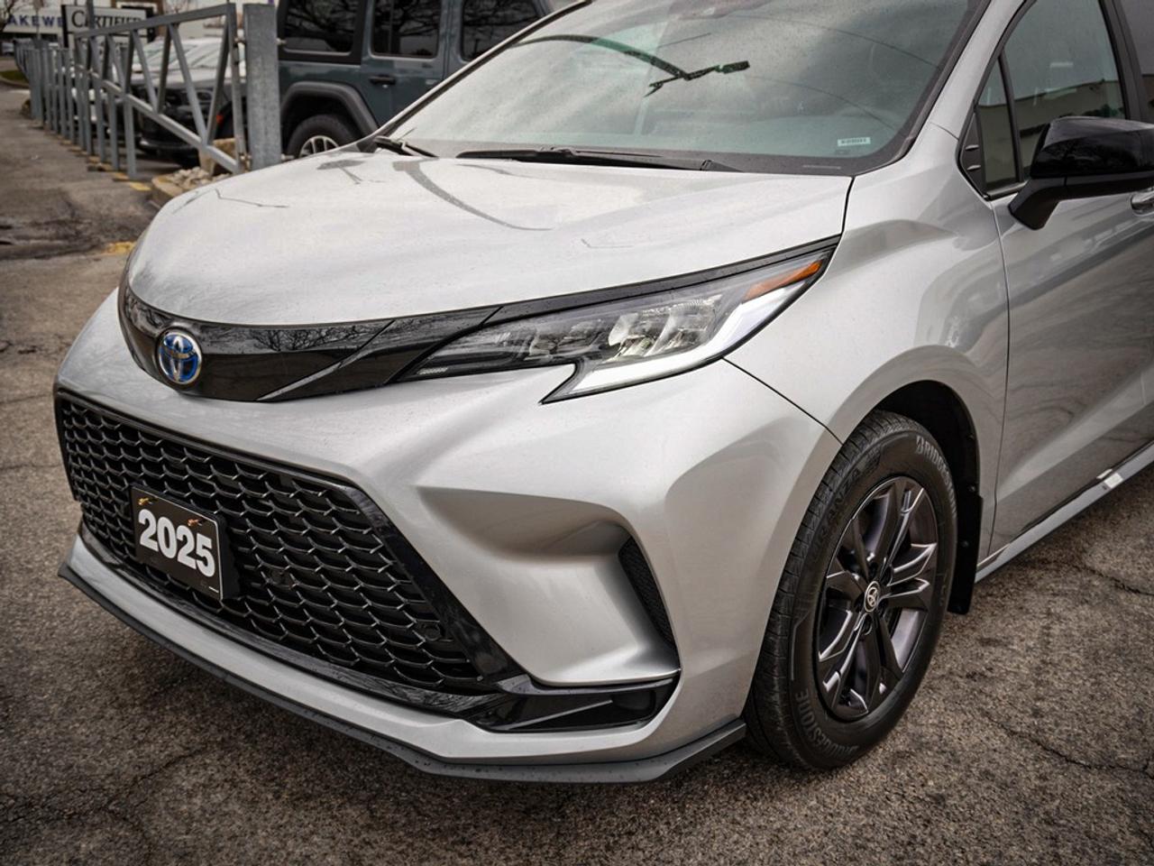 2025 Toyota Sienna  Photo