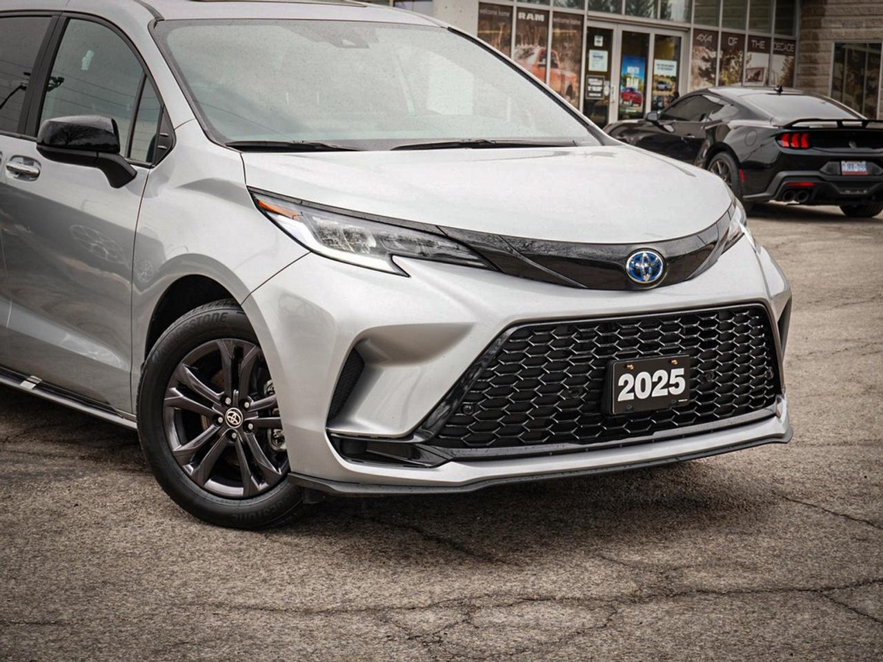 2025 Toyota Sienna  Photo