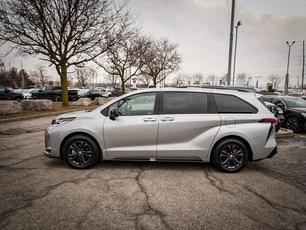 2025 Toyota Sienna  Photo