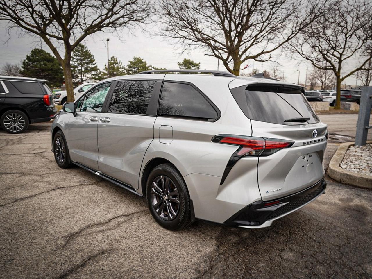 2025 Toyota Sienna  Photo