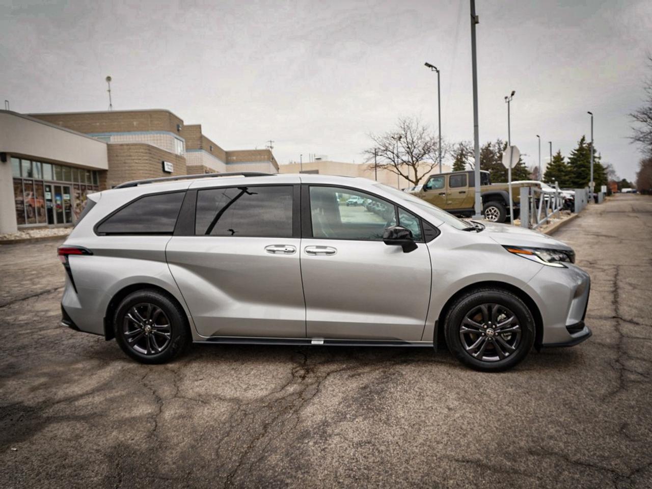 2025 Toyota Sienna  Photo
