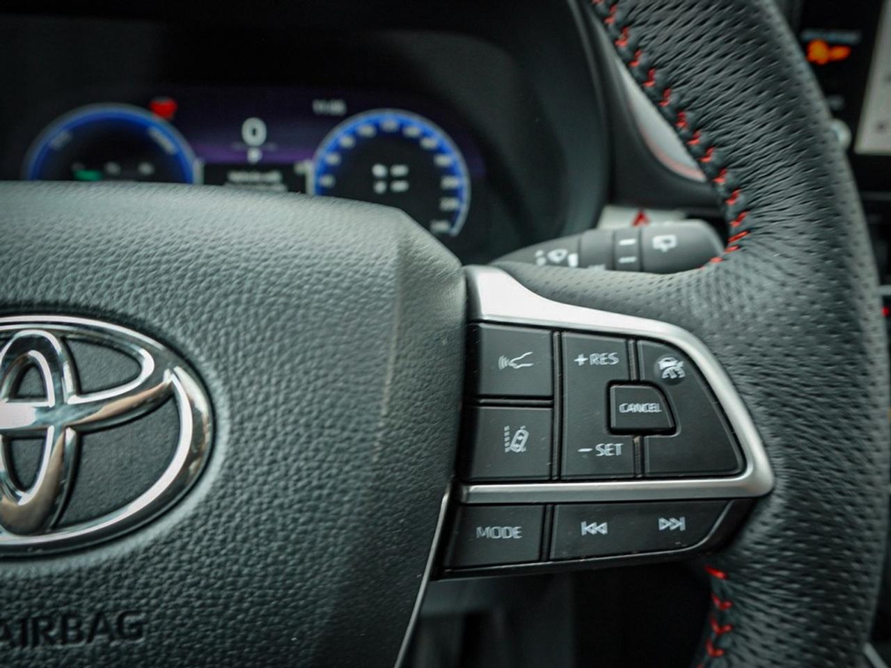 2025 Toyota Sienna  Photo
