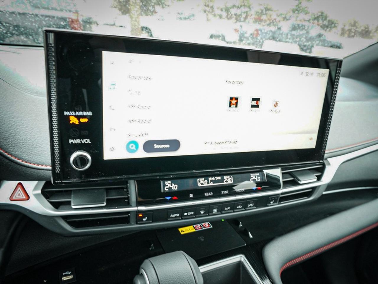 2025 Toyota Sienna  Photo