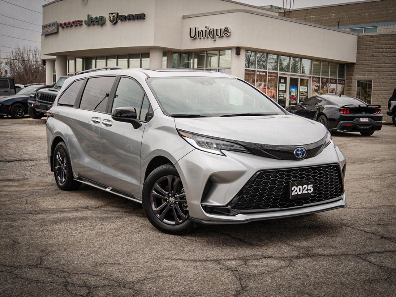 2025 Toyota Sienna  Photo