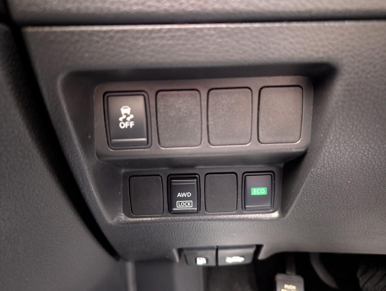 2018 Nissan Qashqai AWD   CAMERA   HTD SEATS Photo