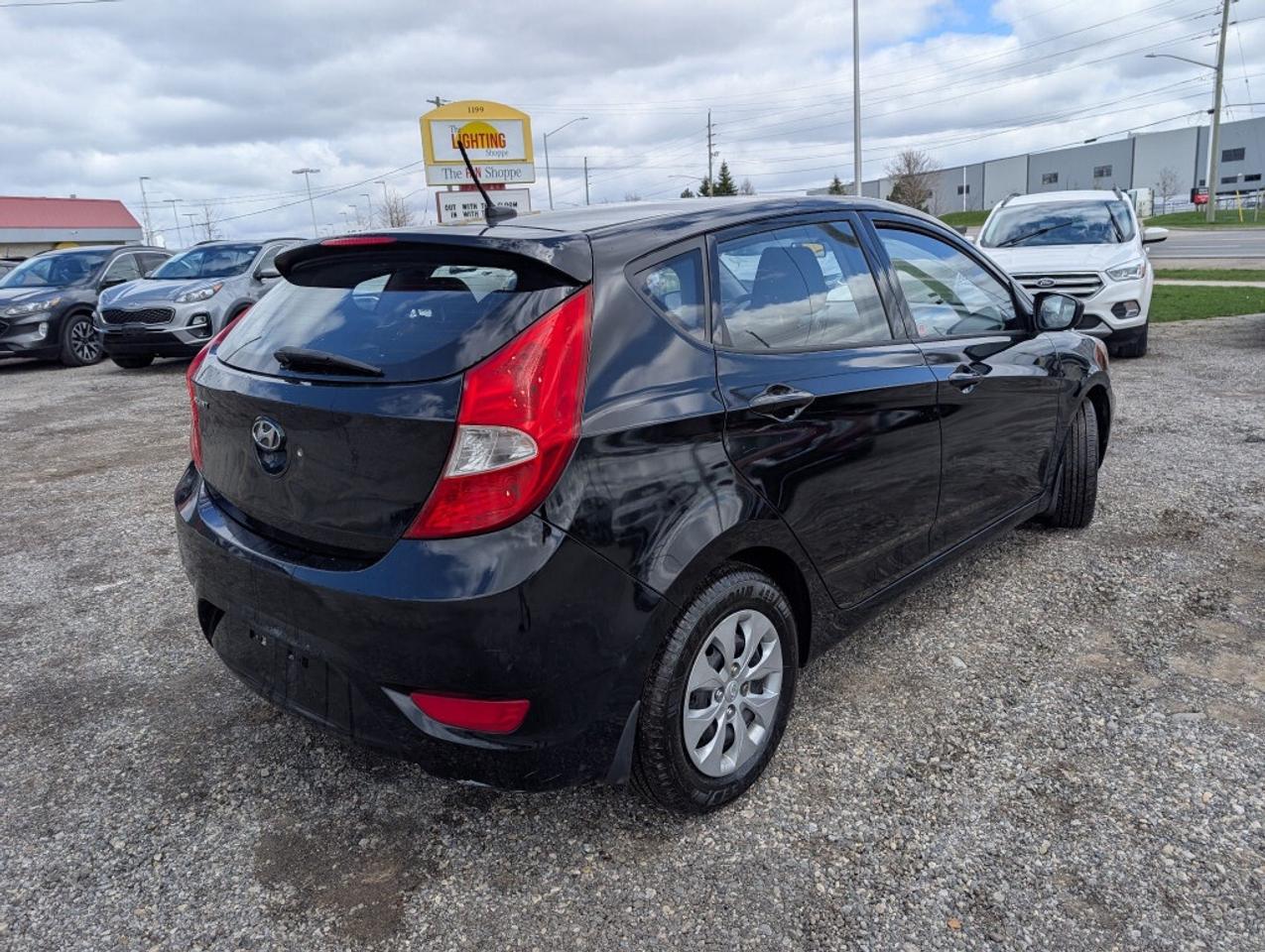 2016 Hyundai Accent GL Photo