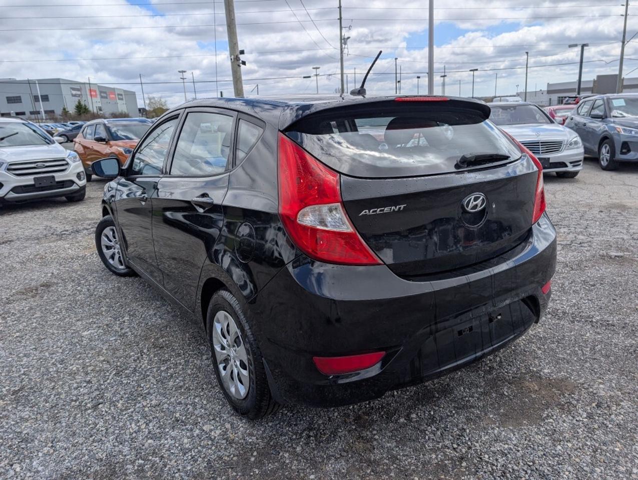 2016 Hyundai Accent GL Photo
