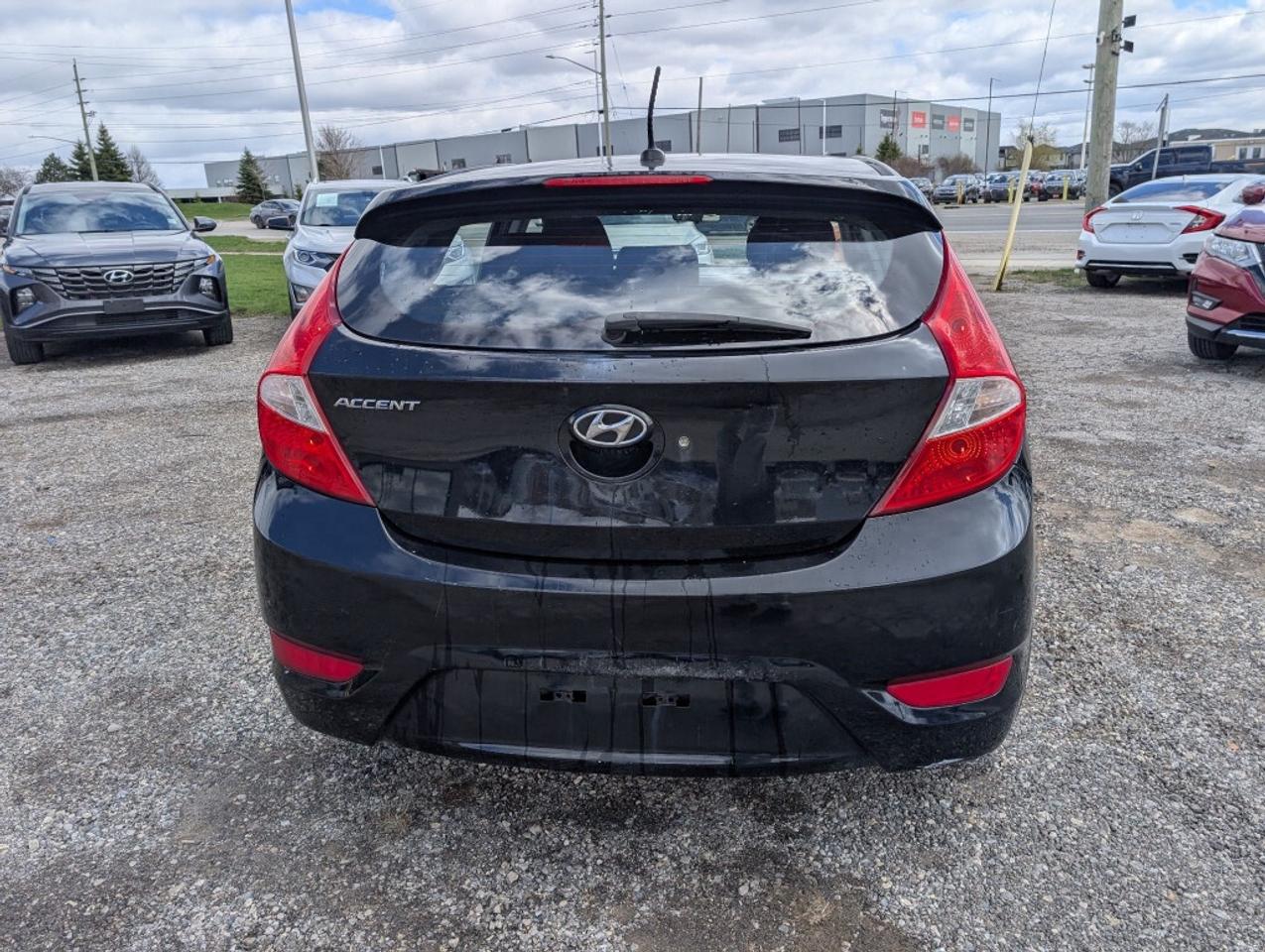 2016 Hyundai Accent GL Photo