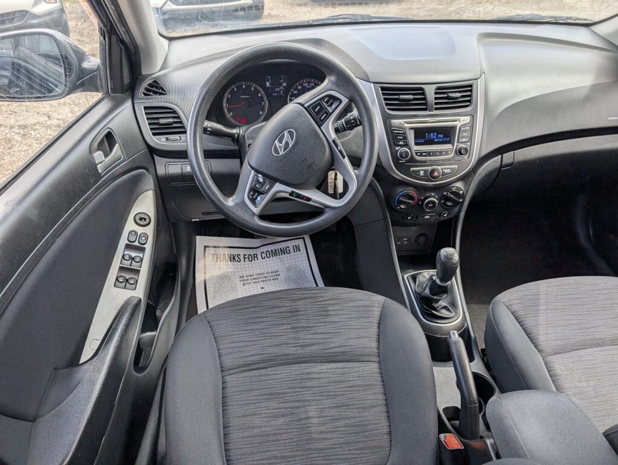 2016 Hyundai Accent GL Photo