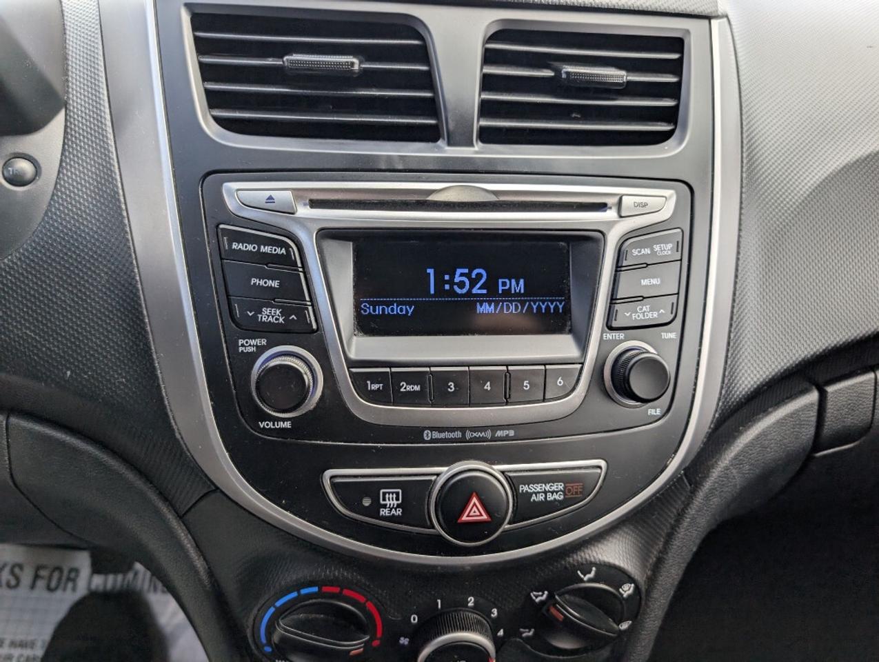2016 Hyundai Accent GL Photo