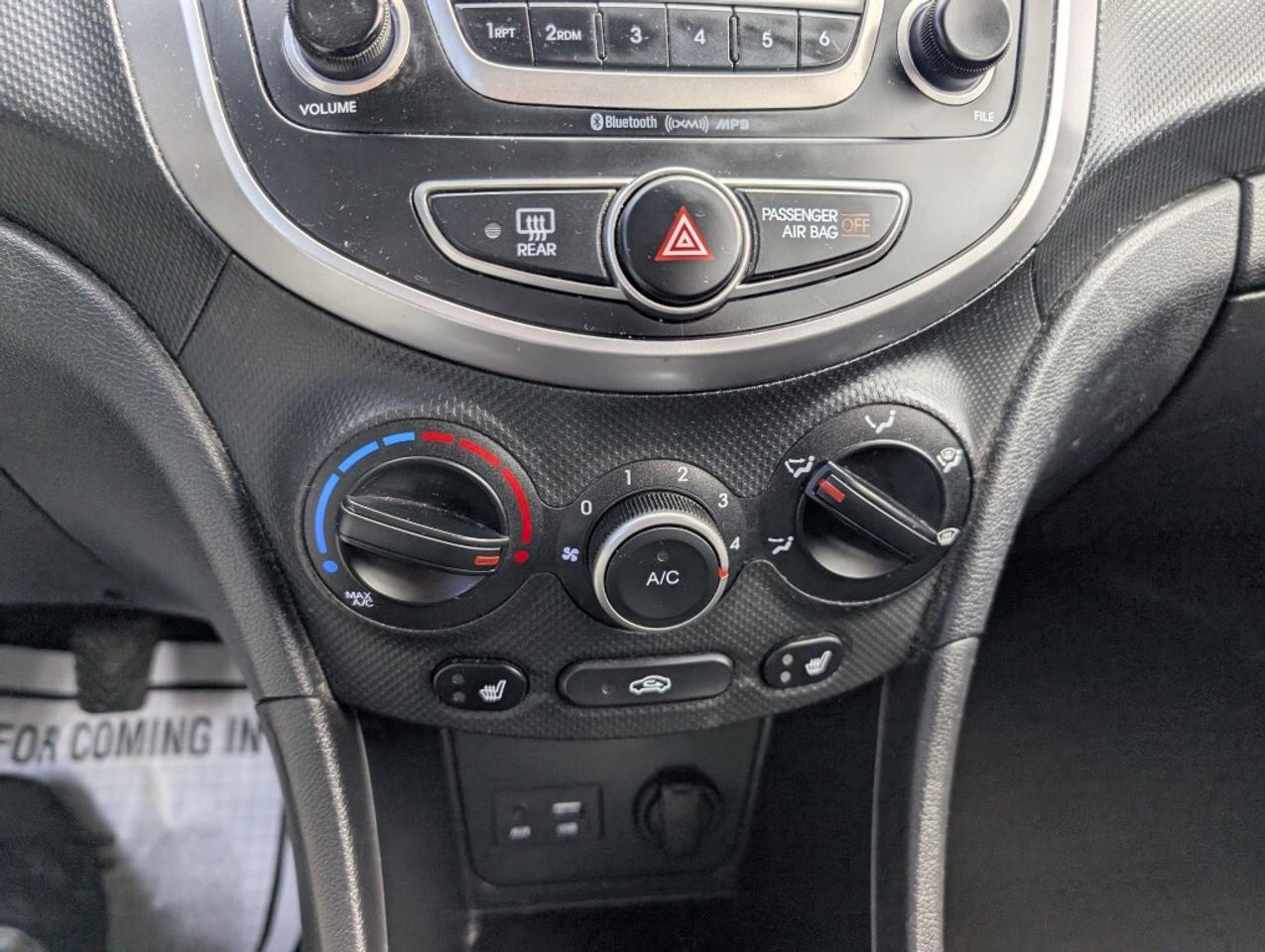 2016 Hyundai Accent GL Photo
