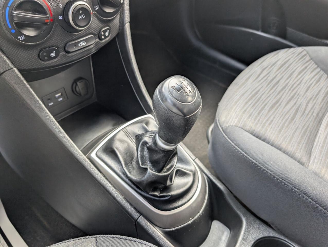 2016 Hyundai Accent GL Photo