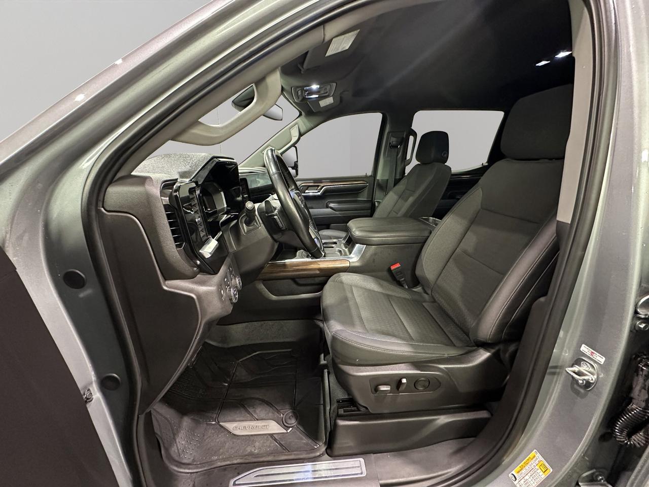 2024 Chevrolet Silverado 1500 RST | Reverse Cam | Heated Seats Photo