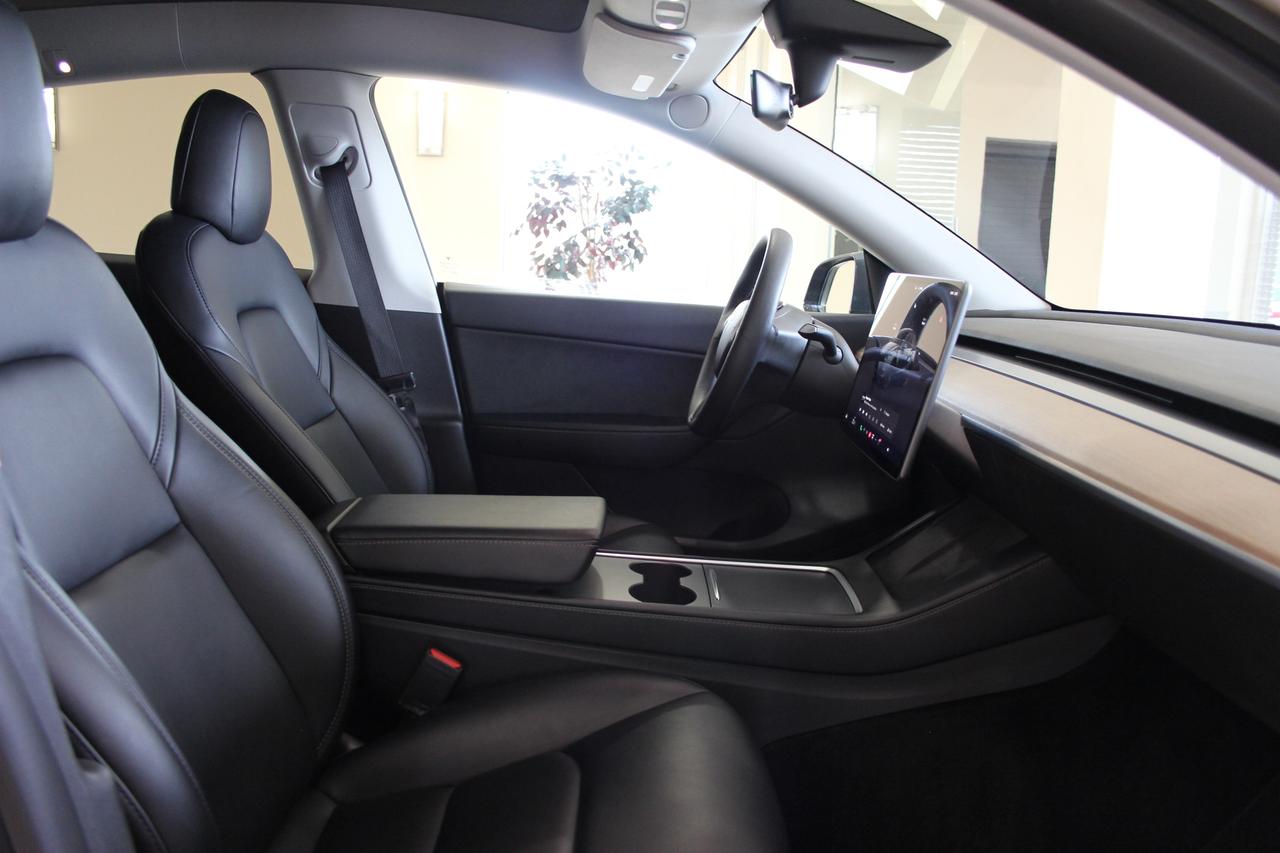 2022 Tesla Model Y Performance AWD Photo