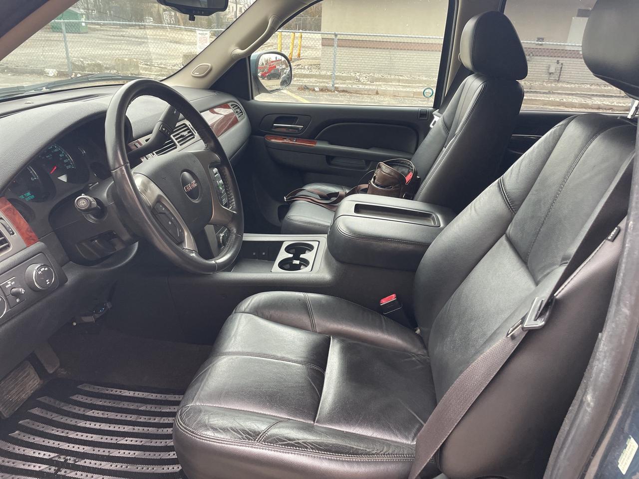 2010 GMC Yukon SLT Photo