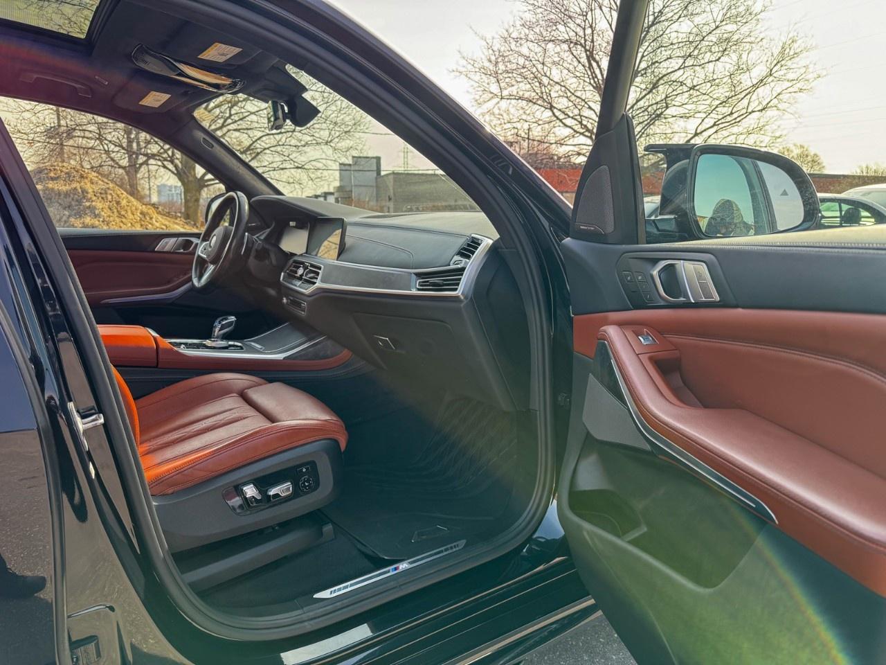 2021 BMW X7 Individual/M package/Self driving/Massage/Aero kit Photo