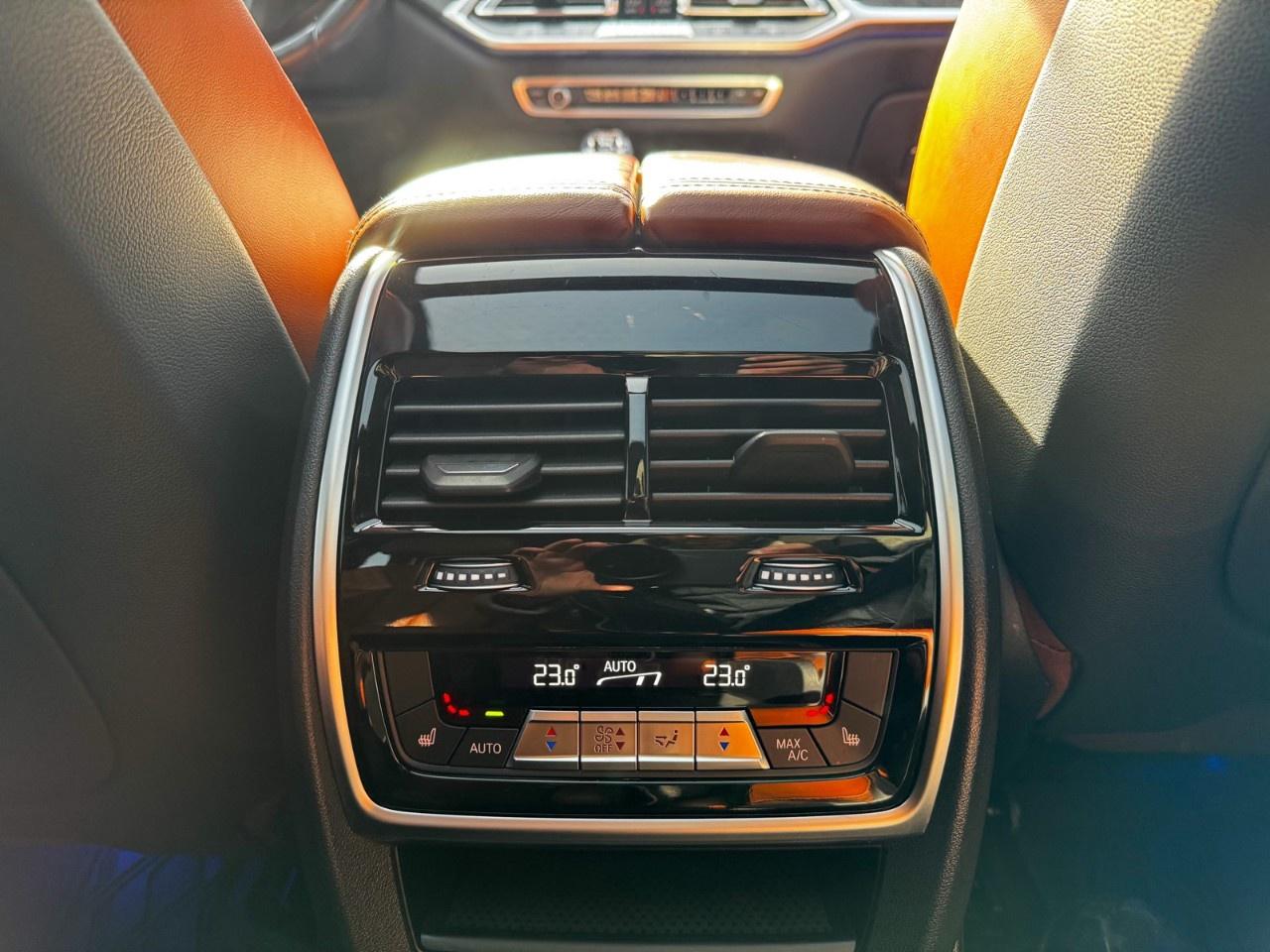 2021 BMW X7 Individual/M package/Self driving/Massage/Aero kit Photo