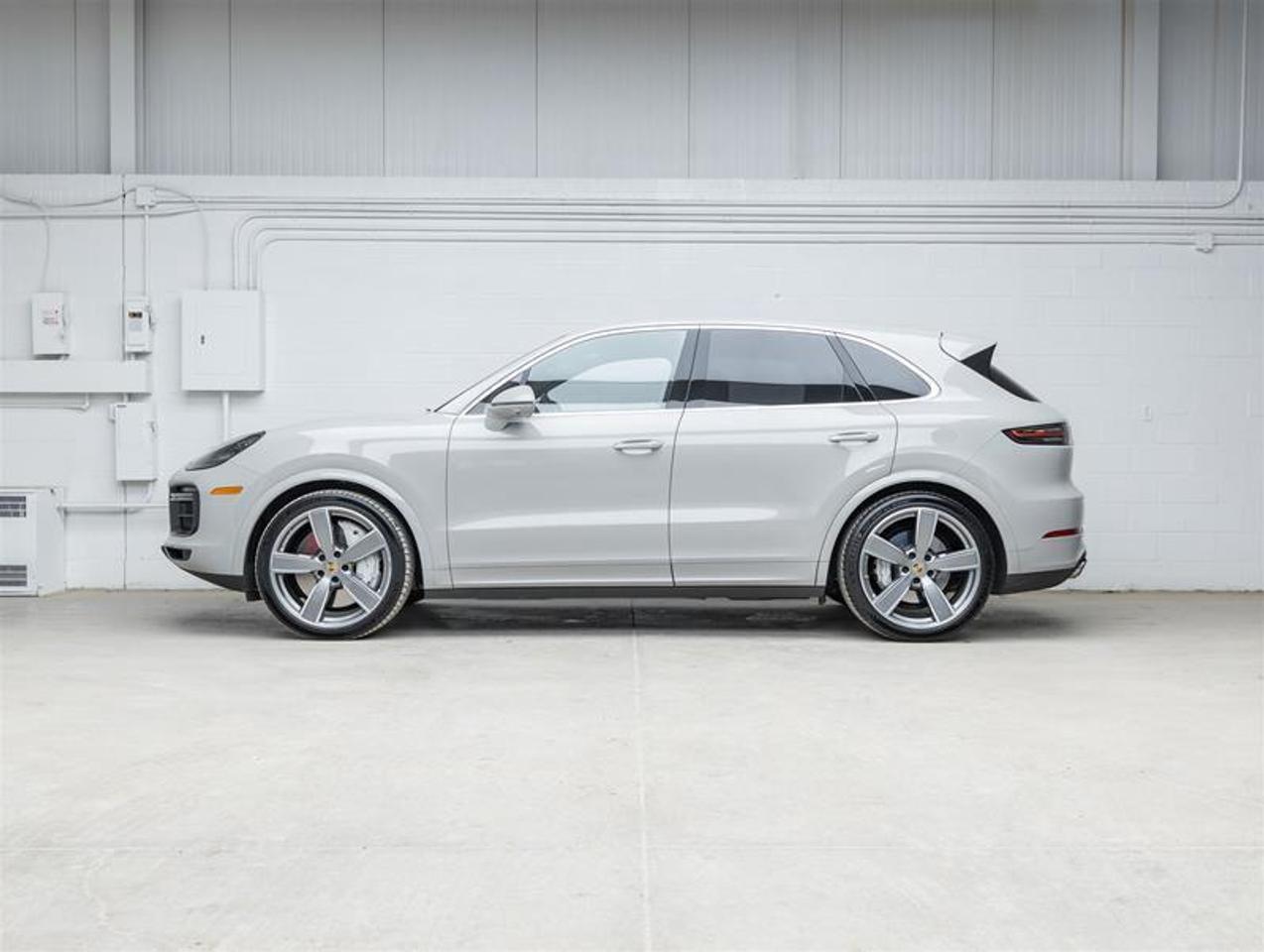2023 Porsche Cayenne  Photo