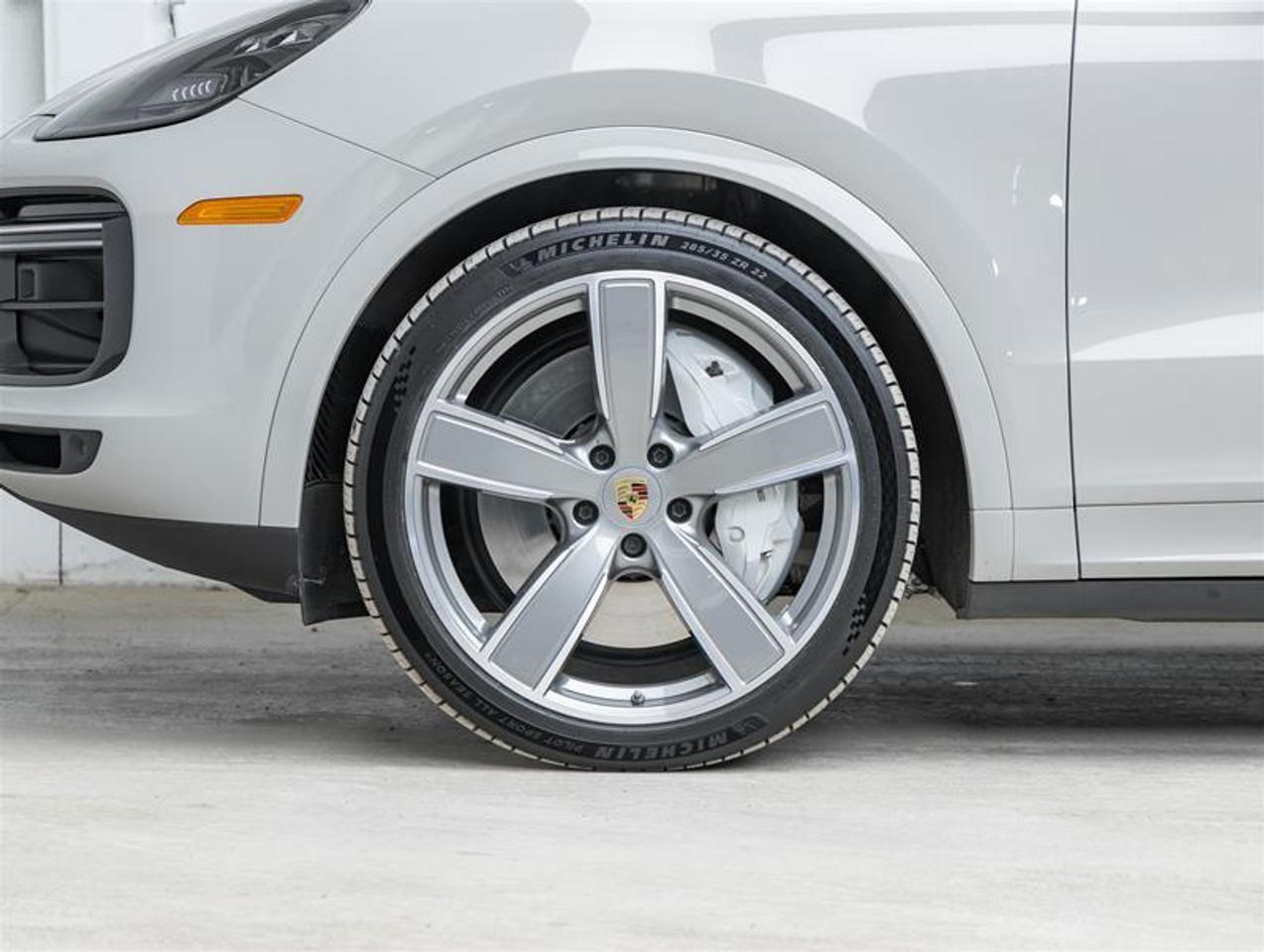 2023 Porsche Cayenne  Photo