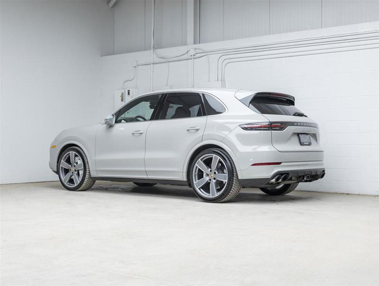 2023 Porsche Cayenne  Photo