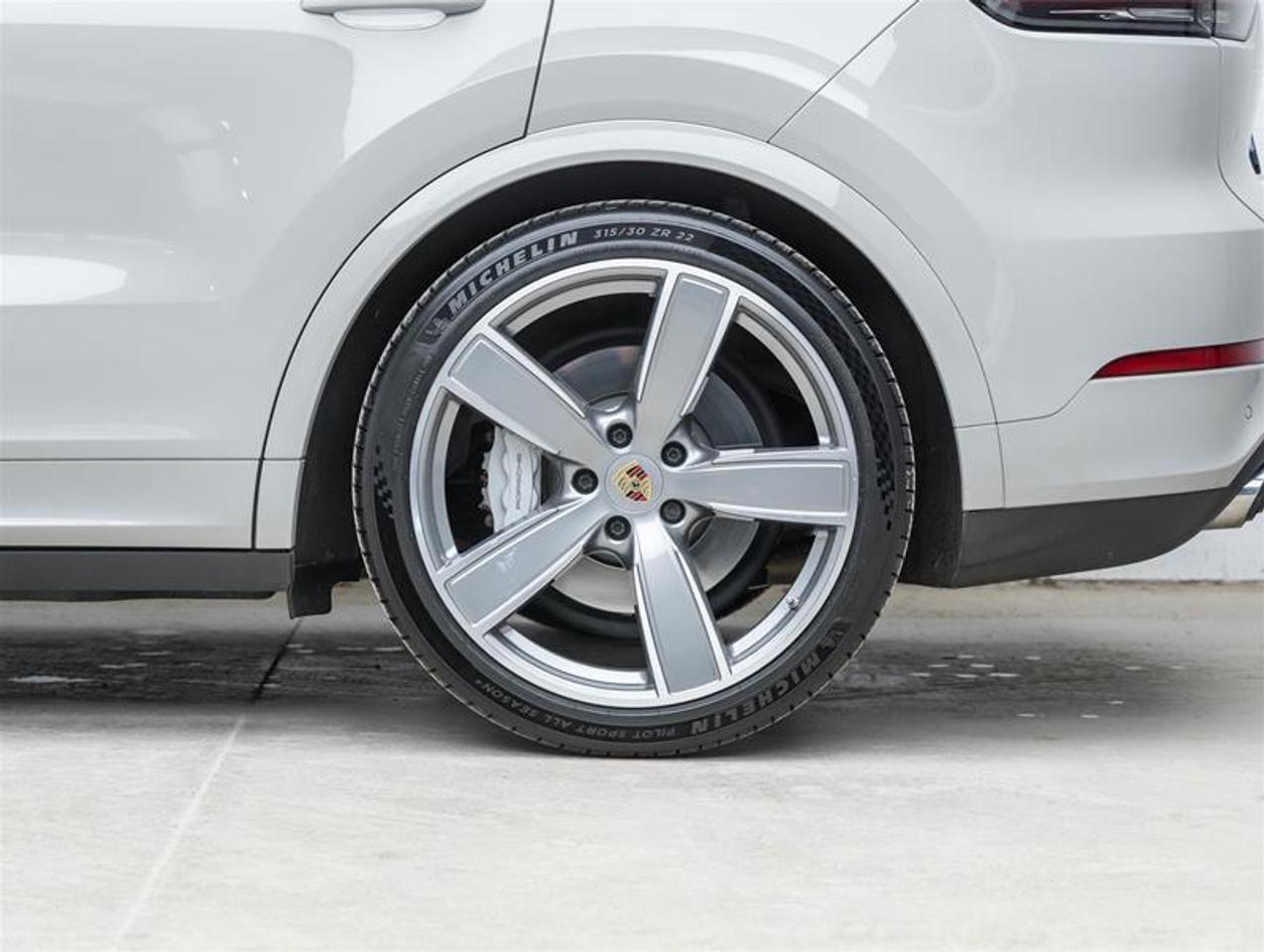 2023 Porsche Cayenne  Photo
