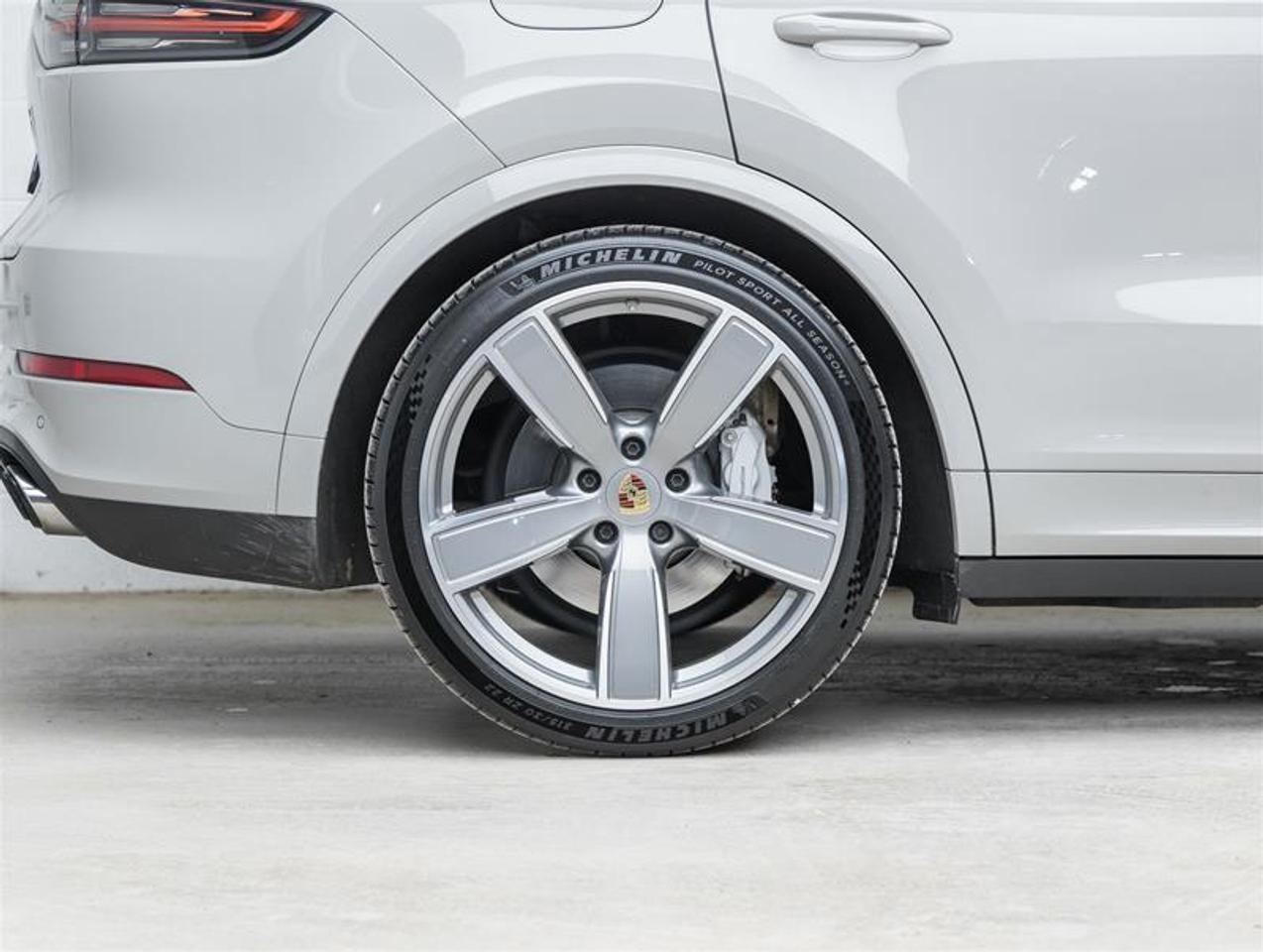2023 Porsche Cayenne  Photo