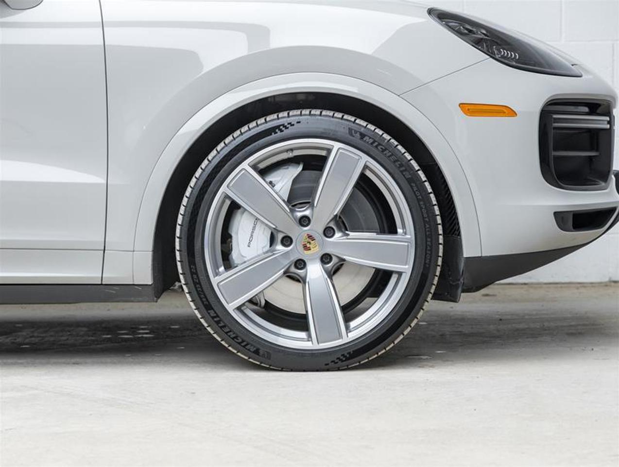 2023 Porsche Cayenne  Photo