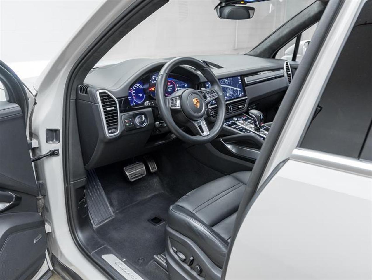 2023 Porsche Cayenne  Photo