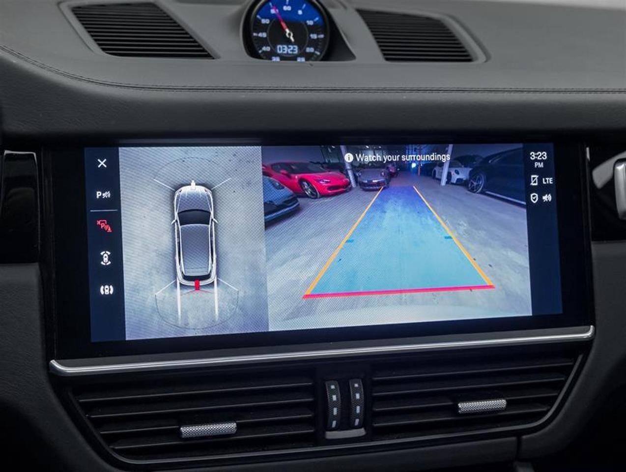 2023 Porsche Cayenne  Photo