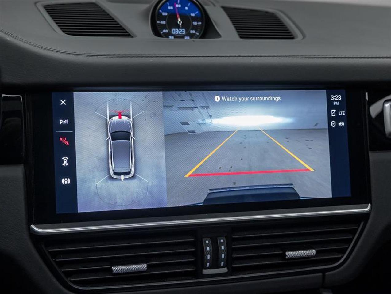 2023 Porsche Cayenne  Photo