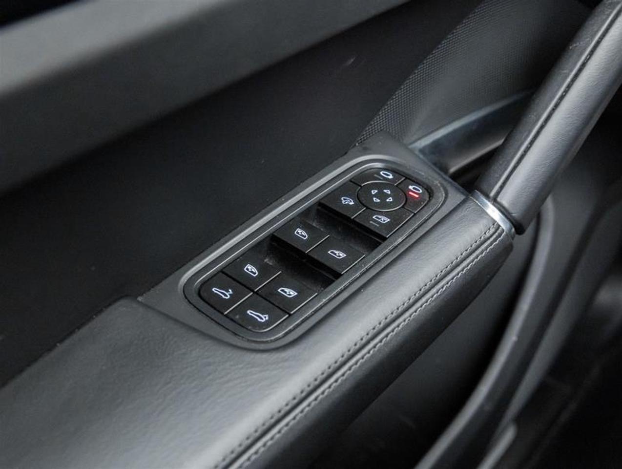 2023 Porsche Cayenne  Photo