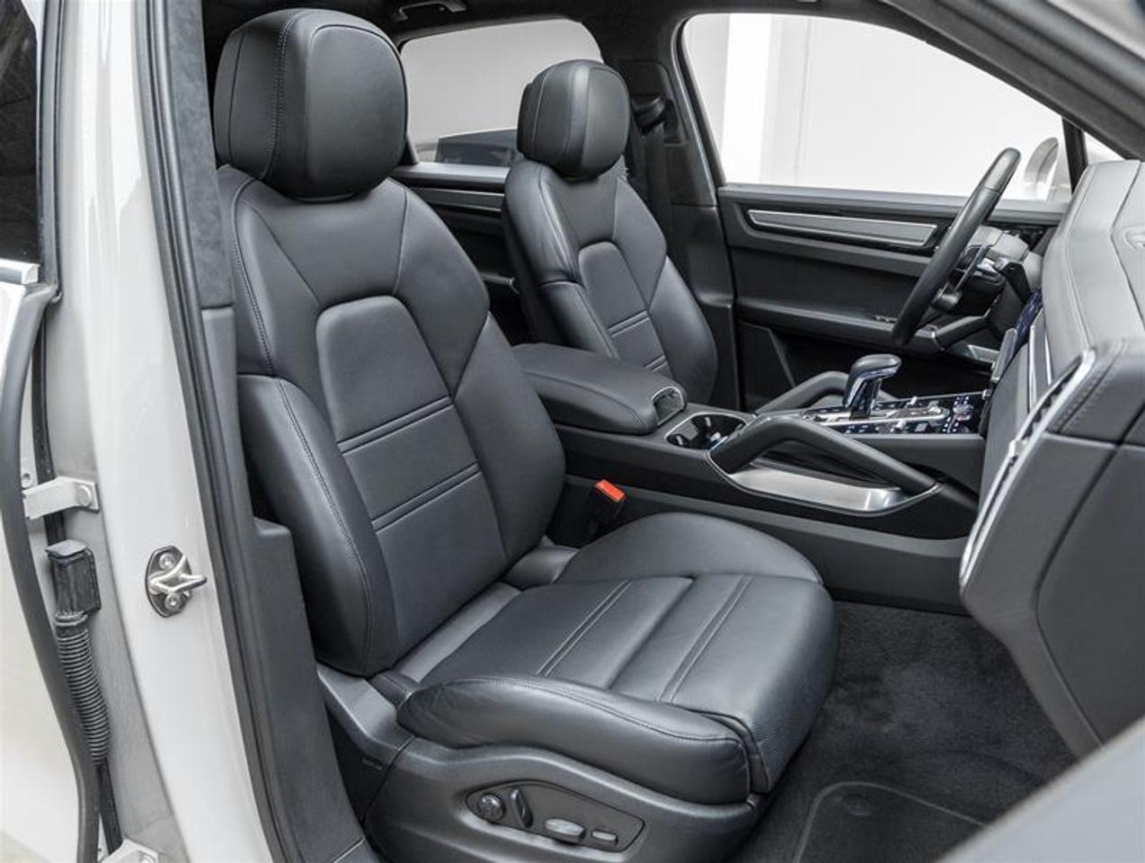 2023 Porsche Cayenne  Photo