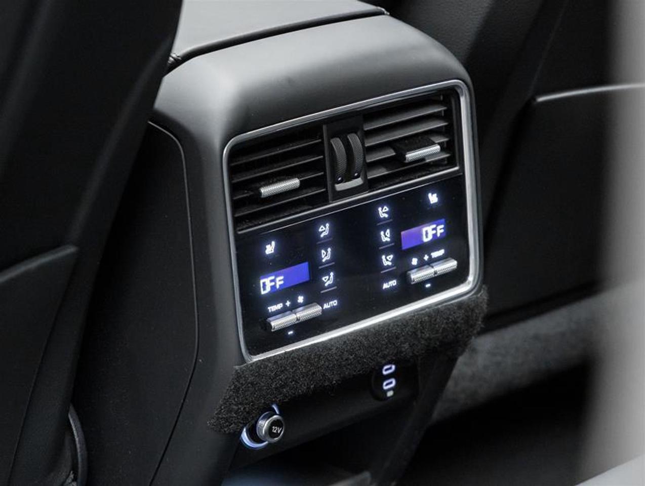 2023 Porsche Cayenne  Photo