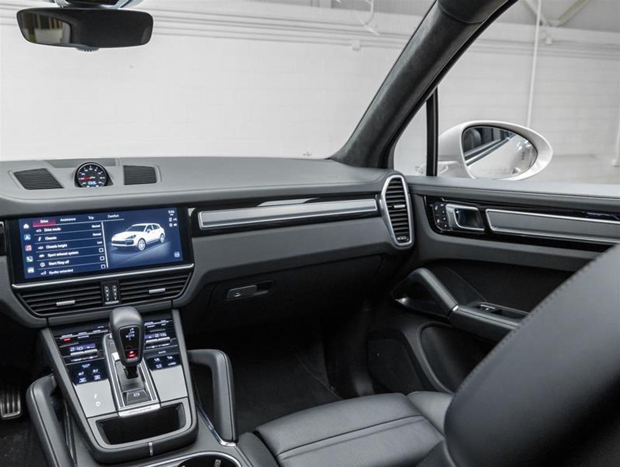 2023 Porsche Cayenne  Photo