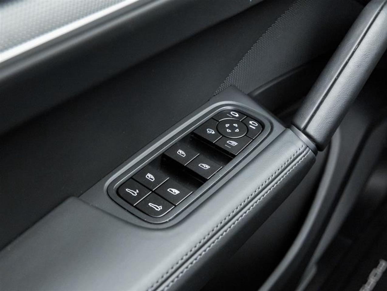 2026 Porsche Cayenne  Photo