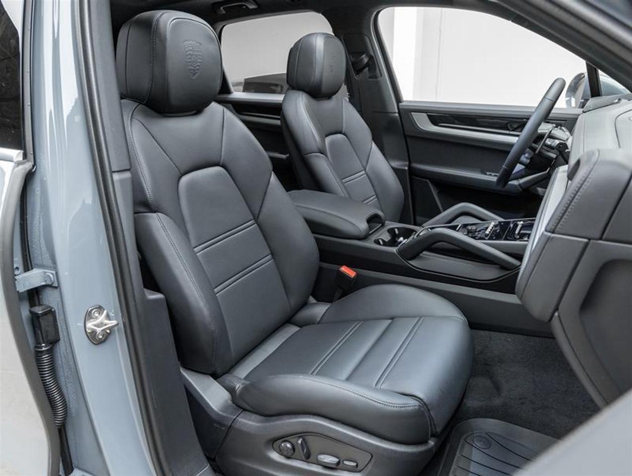 2026 Porsche Cayenne  Photo