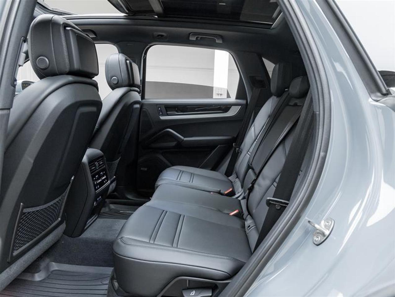 2026 Porsche Cayenne  Photo