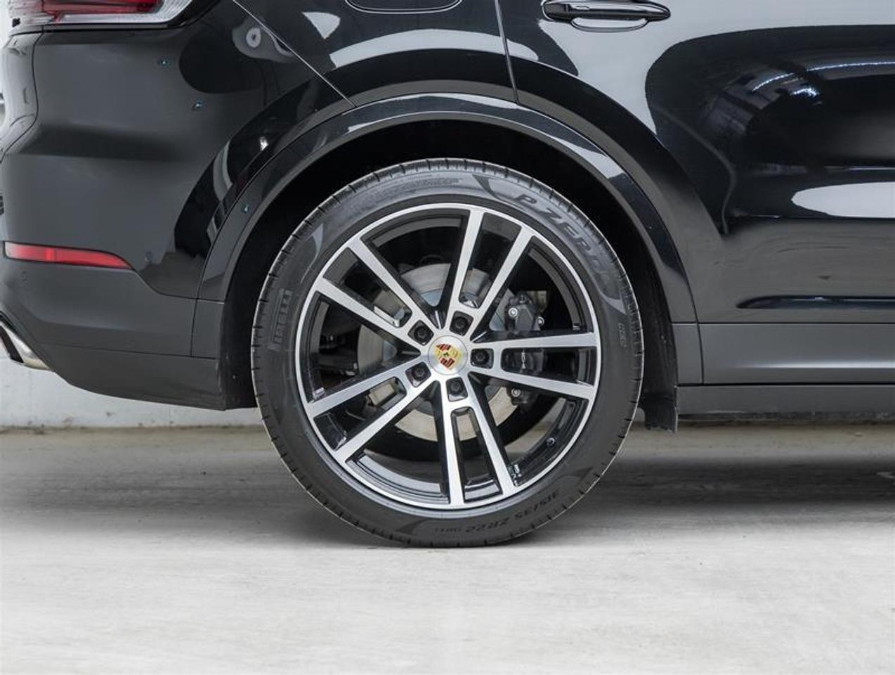 2024 Porsche Cayenne  Photo