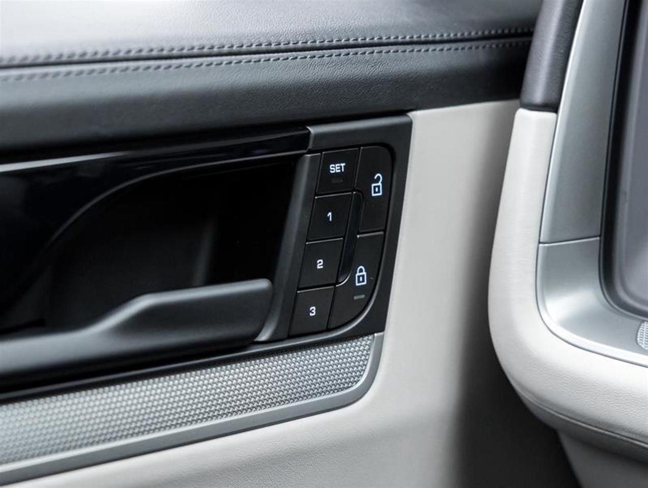 2024 Porsche Cayenne  Photo