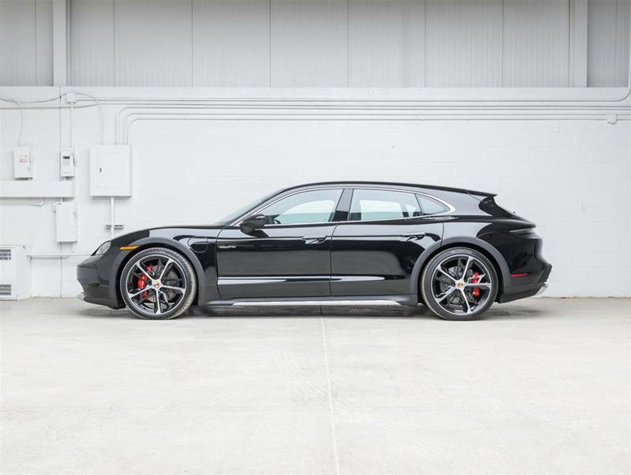 2025 Porsche Taycan  Photo