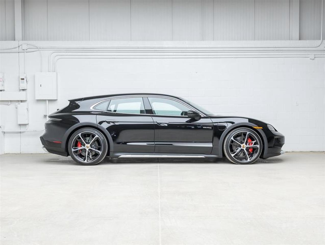 2025 Porsche Taycan  Photo