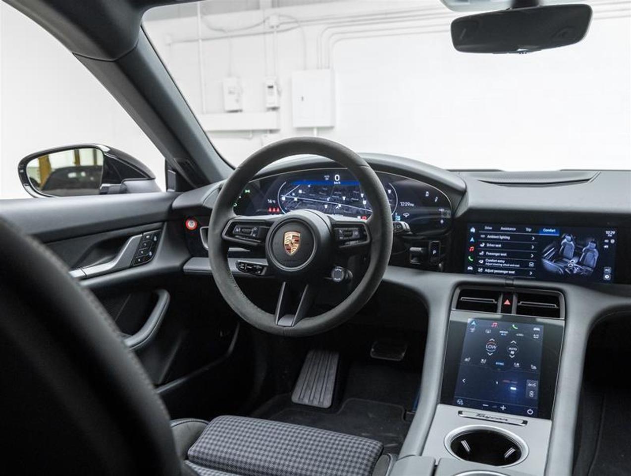 2025 Porsche Taycan  Photo
