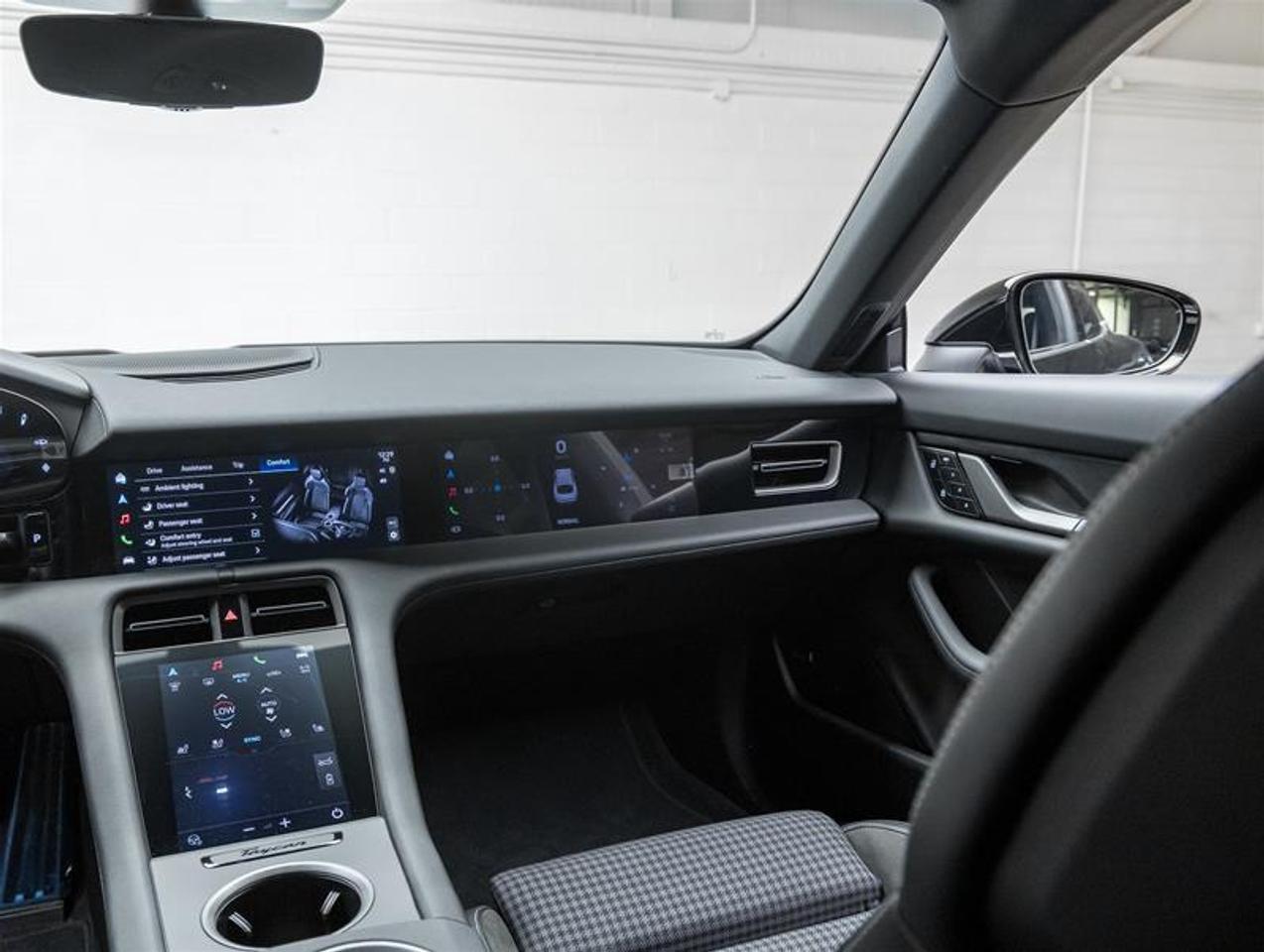 2025 Porsche Taycan  Photo