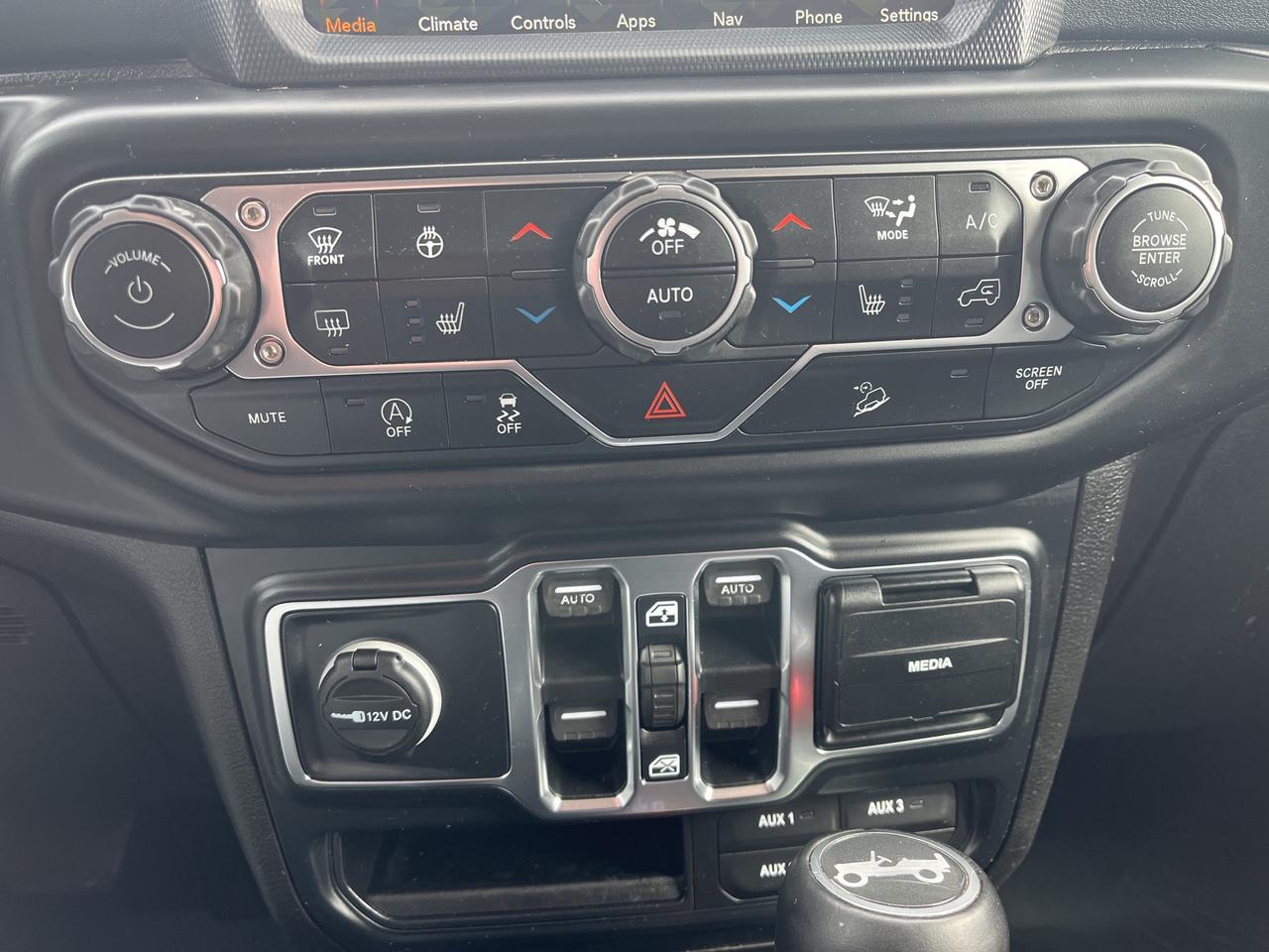 2019 Jeep WRANGLER UNLIMITED Sahara - Htd Leather - Remote Start Photo