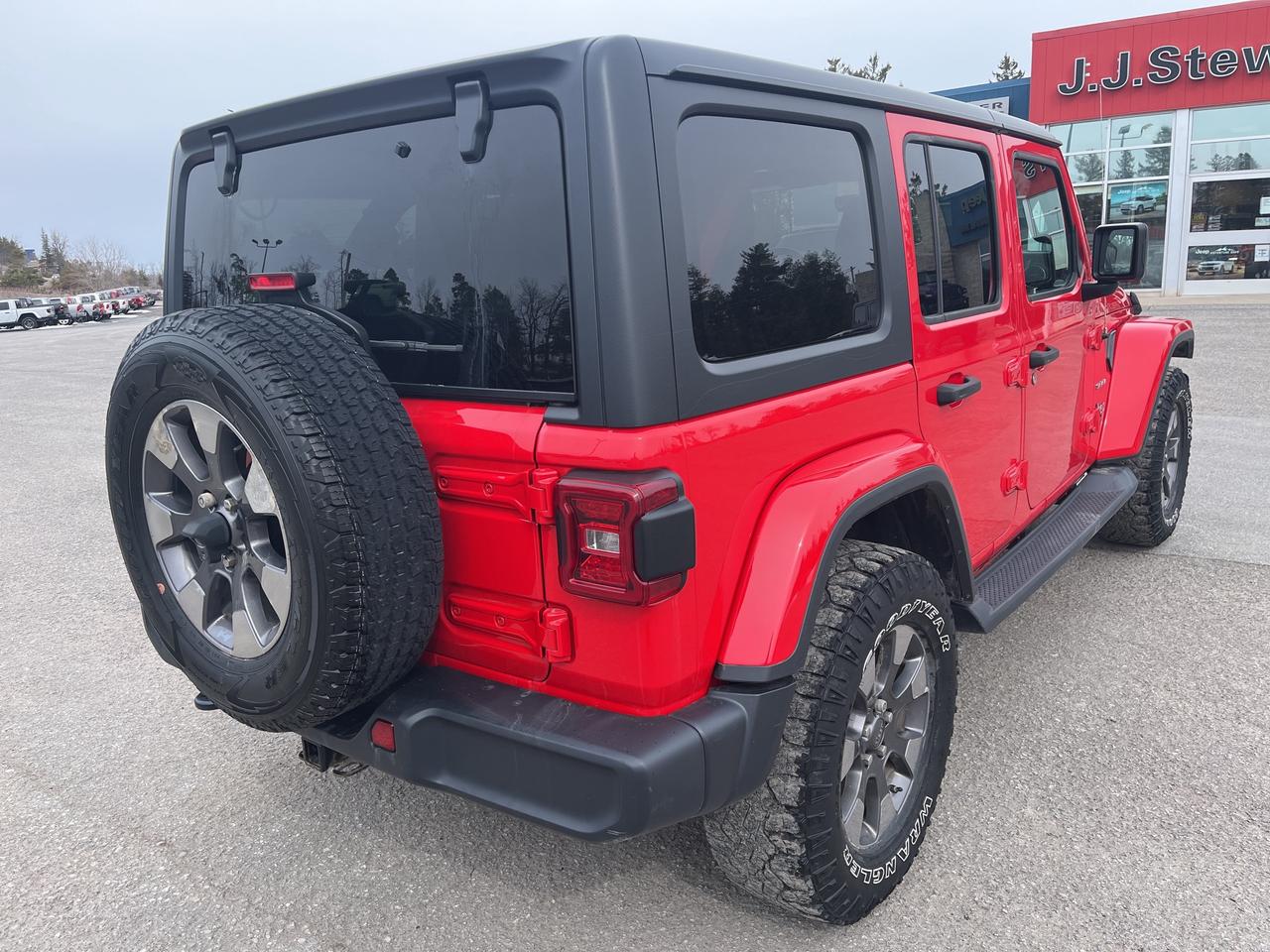 2019 Jeep WRANGLER UNLIMITED Sahara - Htd Leather - Remote Start Photo
