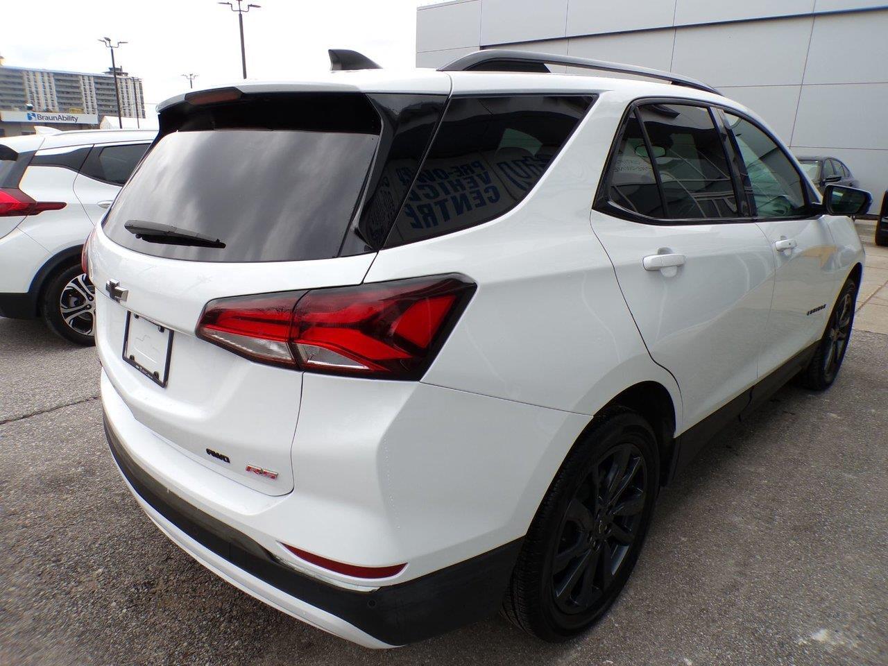 2023 Chevrolet Equinox RS All-Wheel Drive Photo3